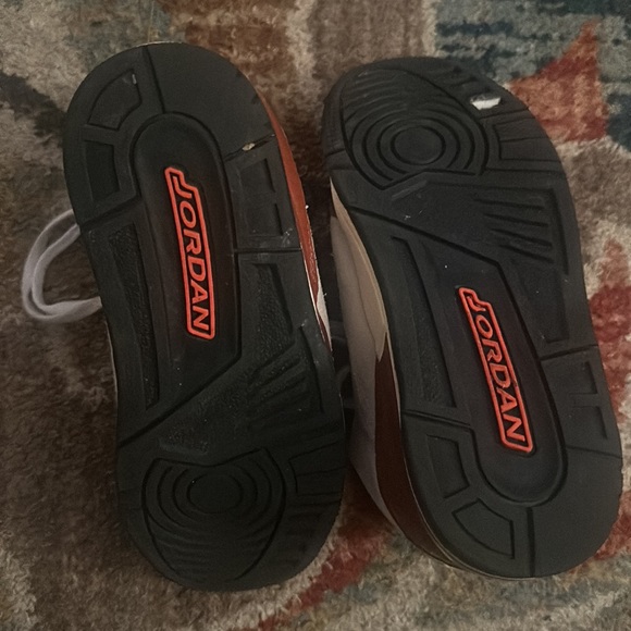 Burnt Orange and White Jordan 3 Air Nike Size 2Y - Picture 3 of 4